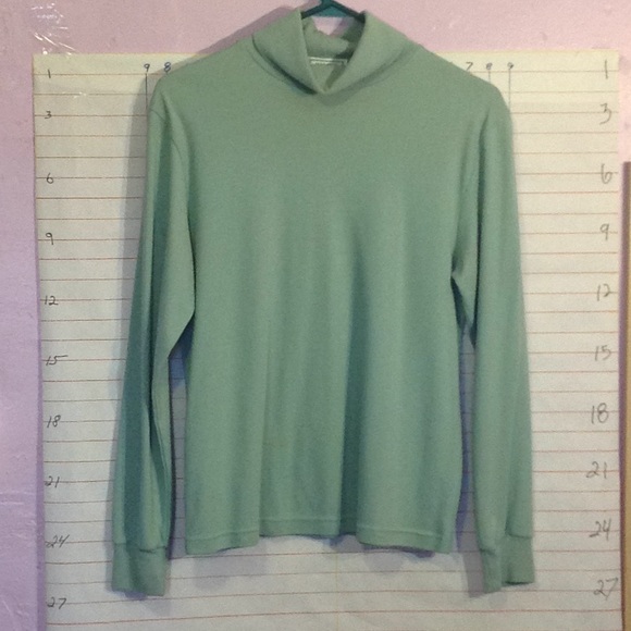 JENNIFER MOORE  woman's turtleneck  sz M  Green, very nice - Picture 1 of 4